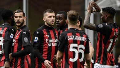 ante rebic merayakan kemenangan di liga italia serie a ac milan vs genoa 18 april 2021 di san siro